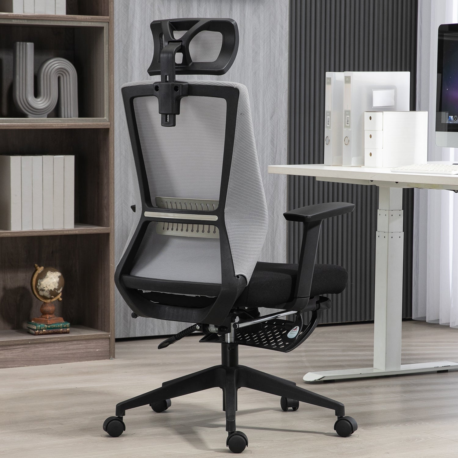 Silla Ergonómica de Oficina con Reposapiés Soporte Lumbar Reposacabezas Ajustable Reposabrazos Altura Inclinable Gris + Negro