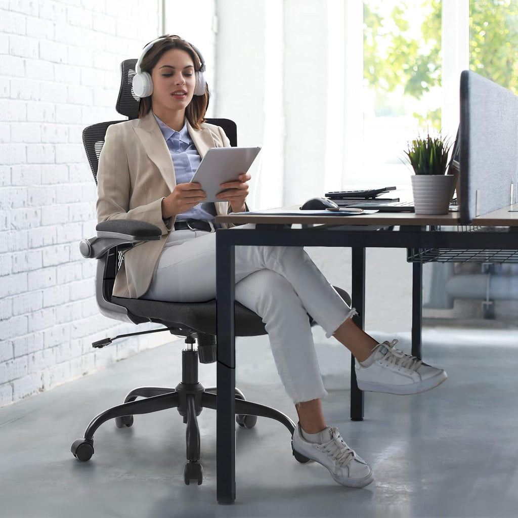 Silla de Oficina Ergonómica con Respaldo Alto Soporte Lumbar Ajustable Altura de Inclinación y Reposabrazos Negro