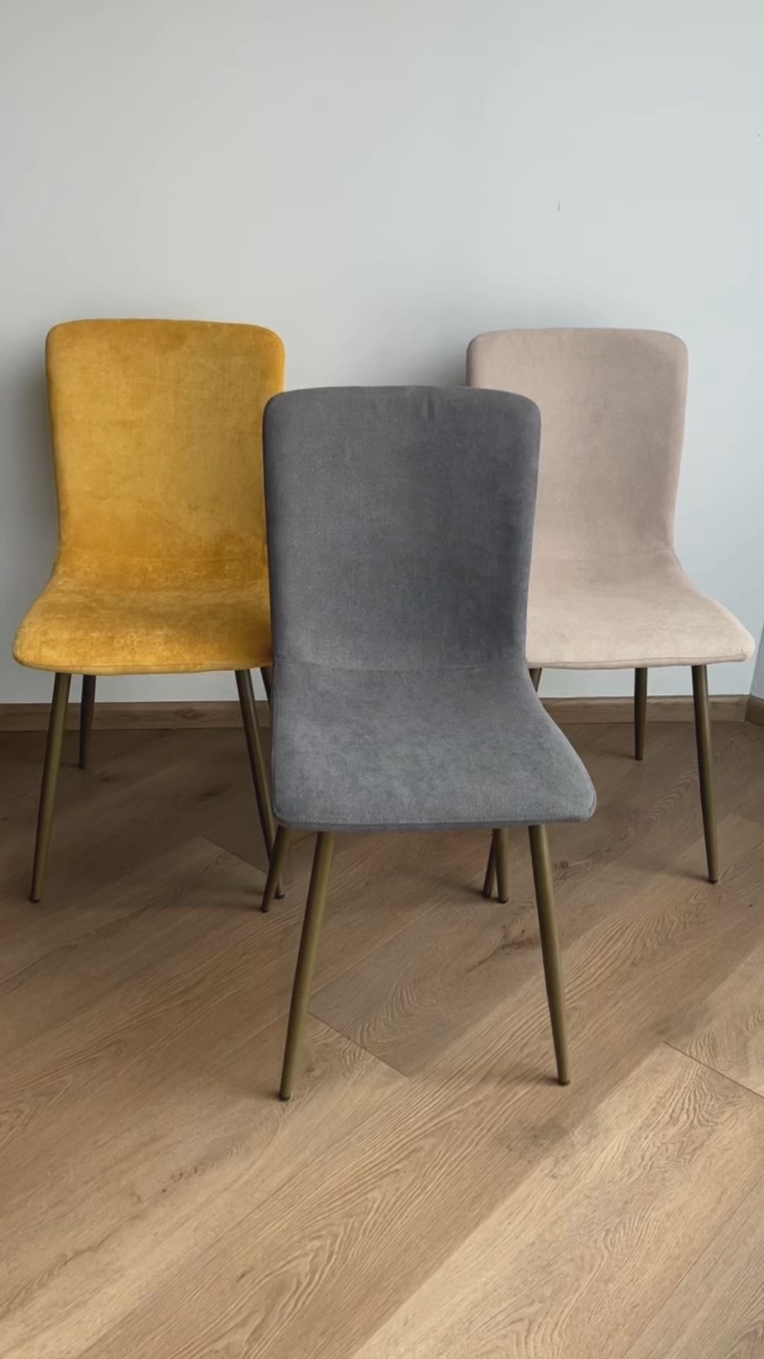 Sillas de Comedor de 4 Piezas Patas Doradas de Metal de Estilo Moderno Beige